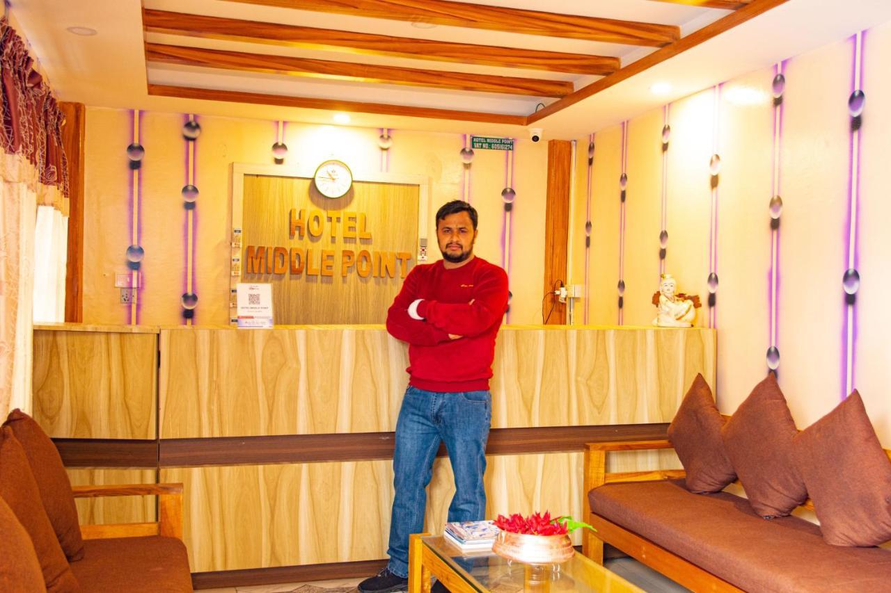 Hotel Middle Point Pvt Ltd Pokhara Exterior foto